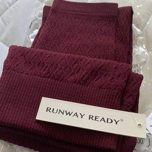Runway Ready Leggings            NWT